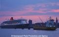 Queen Mary 2 Hamburg 19704-5.jpg