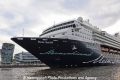 Mein Schiff+Hafencity 140509.jpg