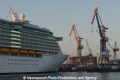 Cruiseliner+Hafenkran-B&V 170406-01.jpg