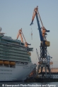 Cruiseliner+Hafenkran-B&V 170406-02.jpg