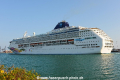 Norwegian Sky 130409-03.jpg