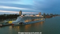 Hamburg-Skyline+CCA-AIDAperla KKi-220720.jpg