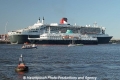 Alexander von Humboldt + Queen Mary 2 (160706-07a-HW).jpg